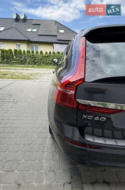 Внедорожник / Кроссовер Volvo XC60 2021 в 