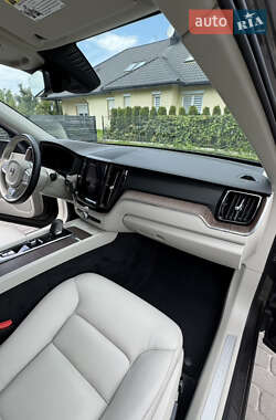 Внедорожник / Кроссовер Volvo XC60 2021 в 
