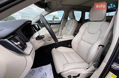 Внедорожник / Кроссовер Volvo XC60 2021 в 