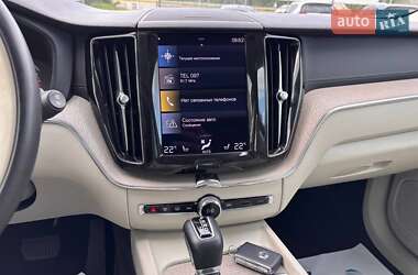 Внедорожник / Кроссовер Volvo XC60 2021 в 