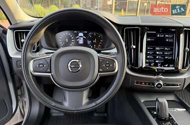 Внедорожник / Кроссовер Volvo XC60 2020 в 