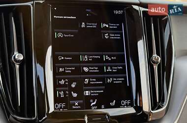Внедорожник / Кроссовер Volvo XC60 2020 в 