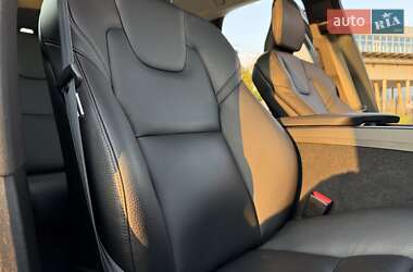 Внедорожник / Кроссовер Volvo XC60 2020 в 