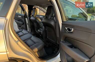 Внедорожник / Кроссовер Volvo XC60 2020 в 