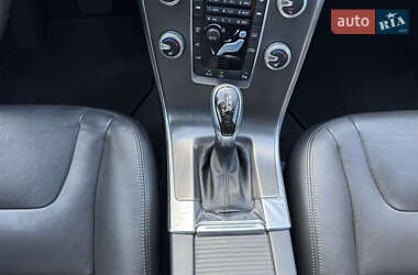Внедорожник / Кроссовер Volvo XC60 2016 в 