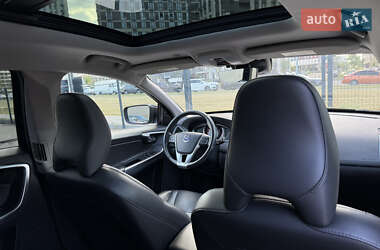 Внедорожник / Кроссовер Volvo XC60 2016 в 