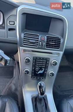 Внедорожник / Кроссовер Volvo XC60 2017 в 