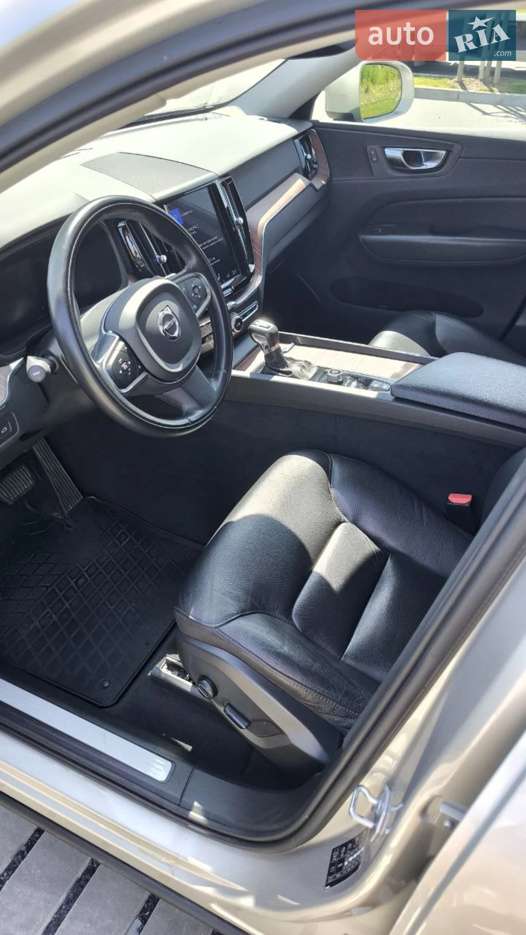 2020 Volvo XC60 - мініатюра 9