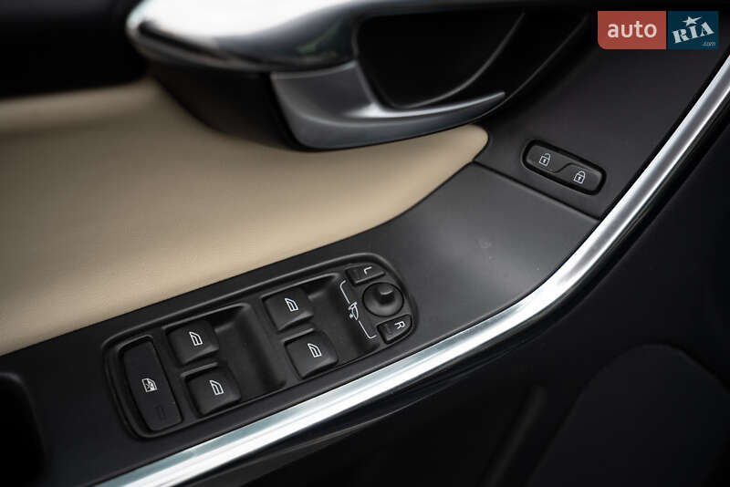 Внедорожник / Кроссовер Volvo XC60 2013 в Киеве фото 19 Внедорожник / Кроссовер Volvo XC60 2013 в Киеве