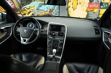 Внедорожник / Кроссовер Volvo XC60 2013 в 