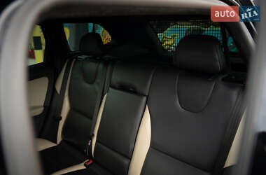 Внедорожник / Кроссовер Volvo XC60 2013 в 