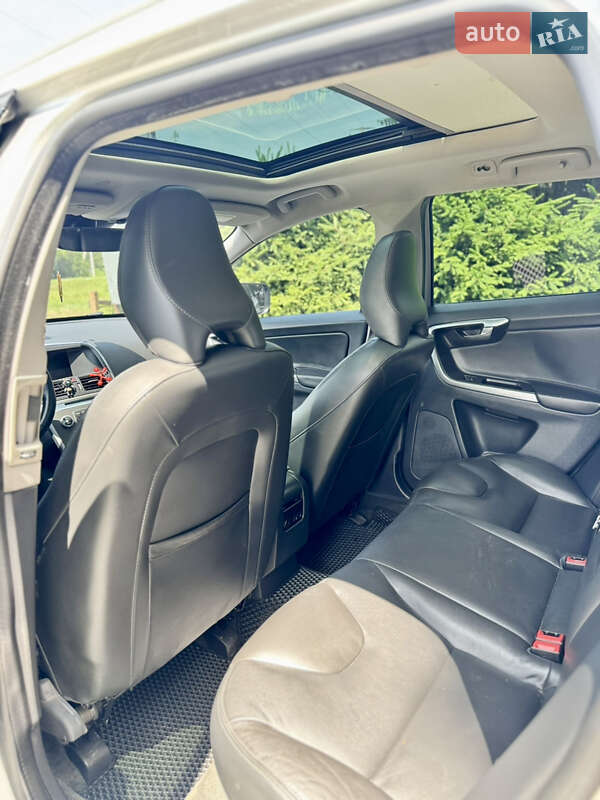 Внедорожник / Кроссовер Volvo XC60 2015 в Староконстантинове