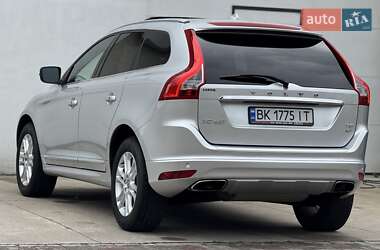Внедорожник / Кроссовер Volvo XC60 2015 в 