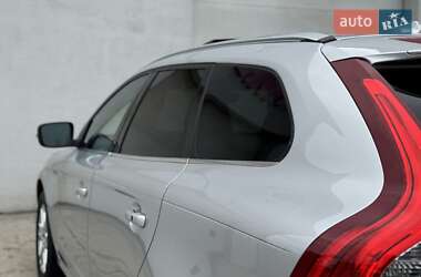 Внедорожник / Кроссовер Volvo XC60 2015 в 