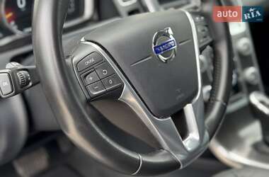 Внедорожник / Кроссовер Volvo XC60 2015 в 
