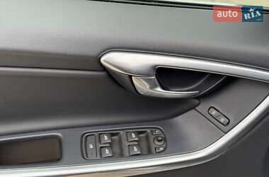 Внедорожник / Кроссовер Volvo XC60 2015 в 