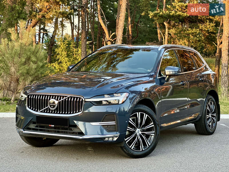 Внедорожник / Кроссовер Volvo XC60 2021 в 