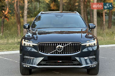 Внедорожник / Кроссовер Volvo XC60 2021 в 