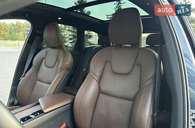 Внедорожник / Кроссовер Volvo XC60 2021 в 