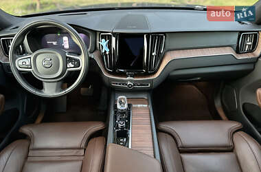 Внедорожник / Кроссовер Volvo XC60 2021 в 