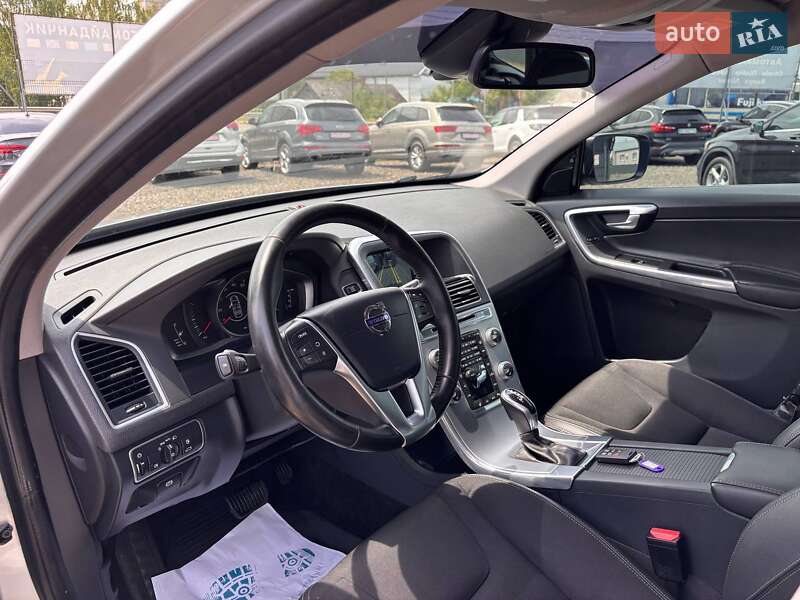Позашляховик / Кросовер Volvo XC60 2017 в Львові