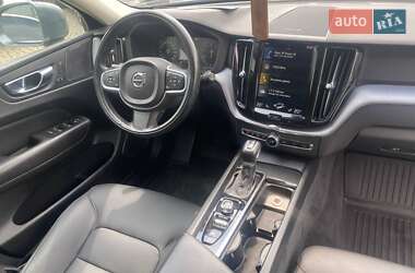 Внедорожник / Кроссовер Volvo XC60 2019 в 