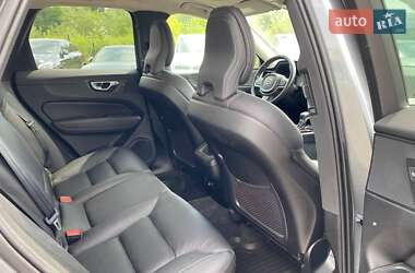Внедорожник / Кроссовер Volvo XC60 2019 в 