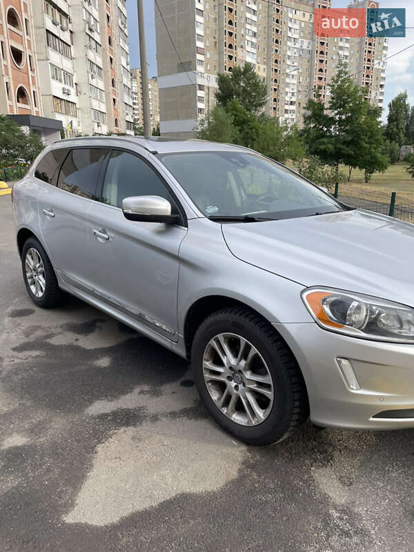 Позашляховик / Кросовер Volvo XC60 2015 в Києві
