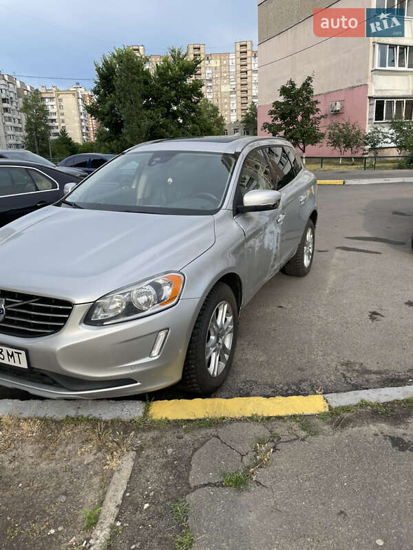 Позашляховик / Кросовер Volvo XC60 2015 в Києві