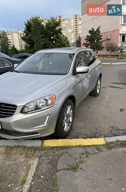 Внедорожник / Кроссовер Volvo XC60 2015 в 