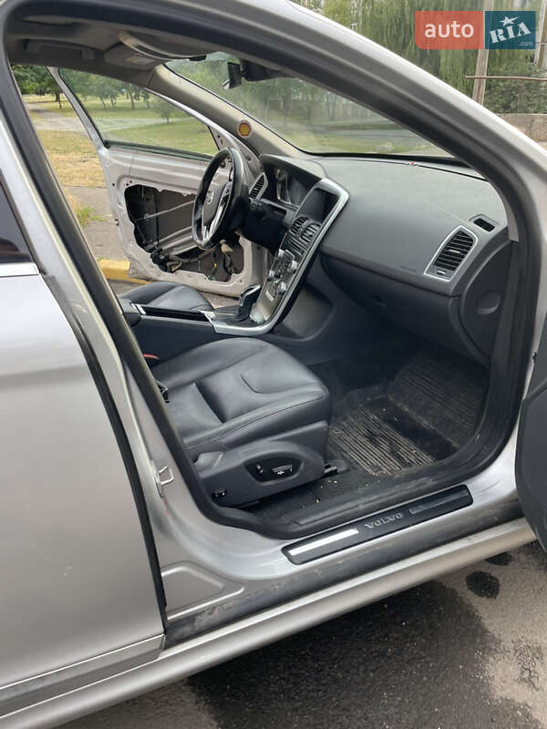 Позашляховик / Кросовер Volvo XC60 2015 в Києві