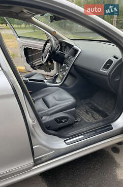 Внедорожник / Кроссовер Volvo XC60 2015 в 