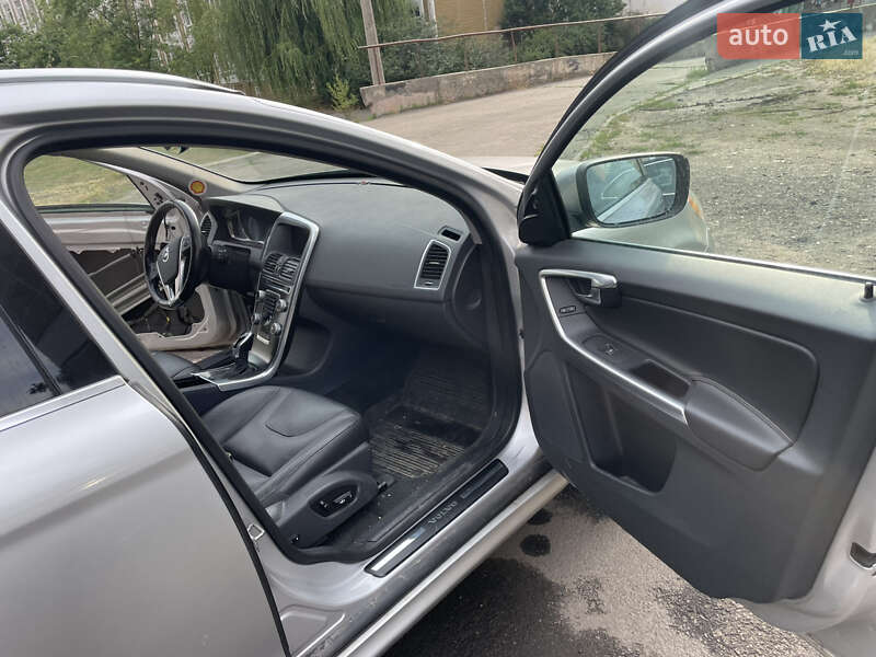 Позашляховик / Кросовер Volvo XC60 2015 в Києві