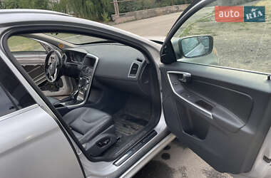 Внедорожник / Кроссовер Volvo XC60 2015 в 
