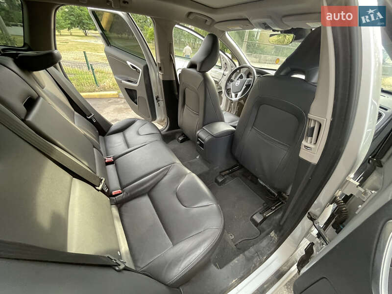 Позашляховик / Кросовер Volvo XC60 2015 в Києві