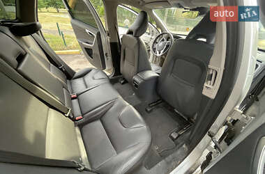 Внедорожник / Кроссовер Volvo XC60 2015 в 