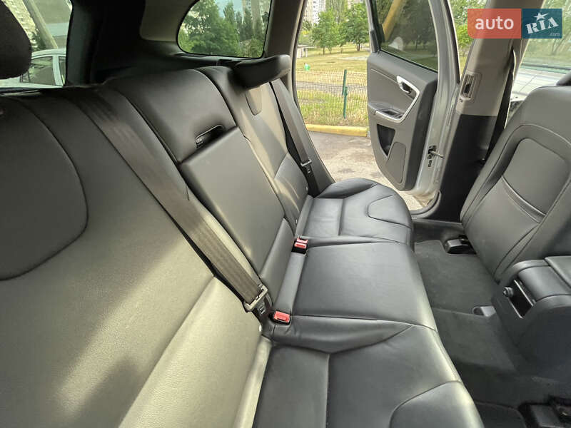 Позашляховик / Кросовер Volvo XC60 2015 в Києві