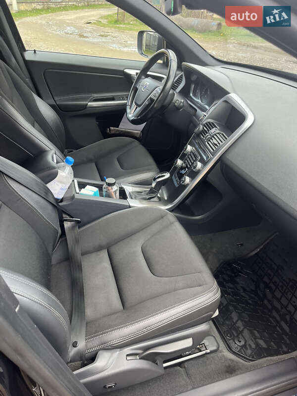 Позашляховик / Кросовер Volvo XC60 2015 в Міжгір'ї