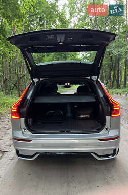 Внедорожник / Кроссовер Volvo XC60 2021 в 