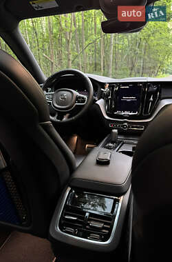 Внедорожник / Кроссовер Volvo XC60 2021 в 