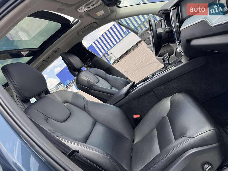 Позашляховик / Кросовер Volvo XC60 2017 в Рівному