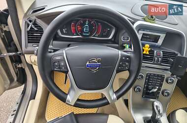 Внедорожник / Кроссовер Volvo XC60 2012 в 