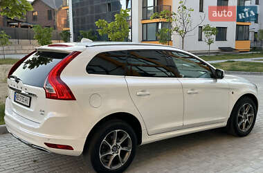 Внедорожник / Кроссовер Volvo XC60 2016 в 