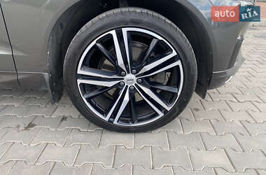 Внедорожник / Кроссовер Volvo XC60 2020 в 