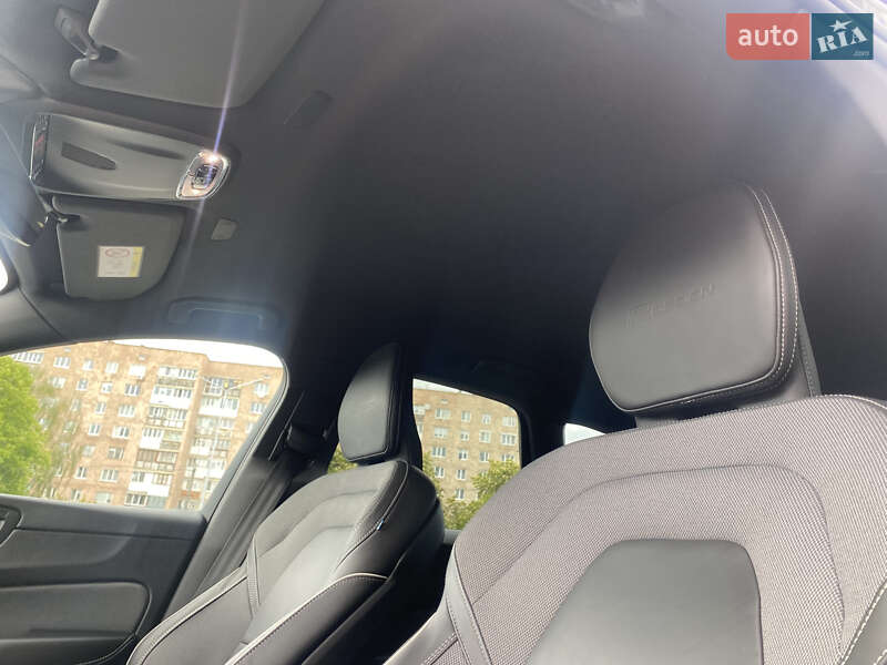 Внедорожник / Кроссовер Volvo XC60 2020 в Луцке