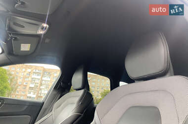 Внедорожник / Кроссовер Volvo XC60 2020 в 
