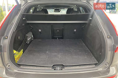 Внедорожник / Кроссовер Volvo XC60 2020 в 
