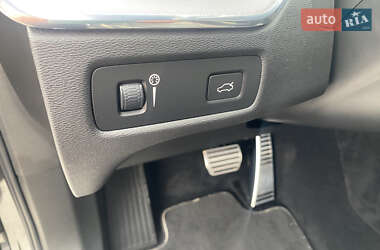 Внедорожник / Кроссовер Volvo XC60 2020 в 