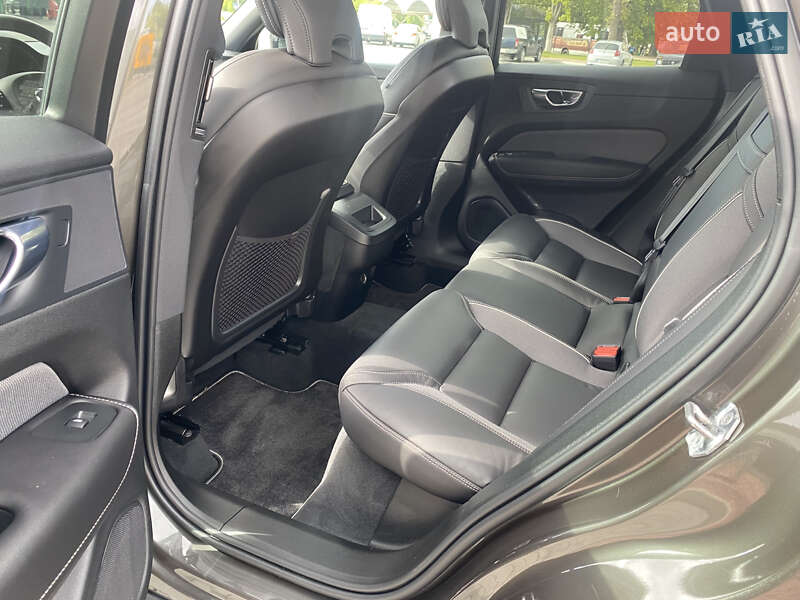 Внедорожник / Кроссовер Volvo XC60 2020 в Луцке