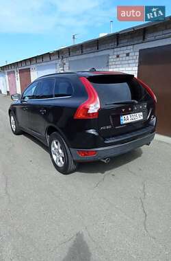 Позашляховик / Кросовер Volvo XC60 2010 в 